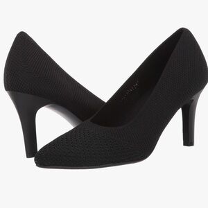 Naturalizer Eternity FlyKnit black pointed toe Heels